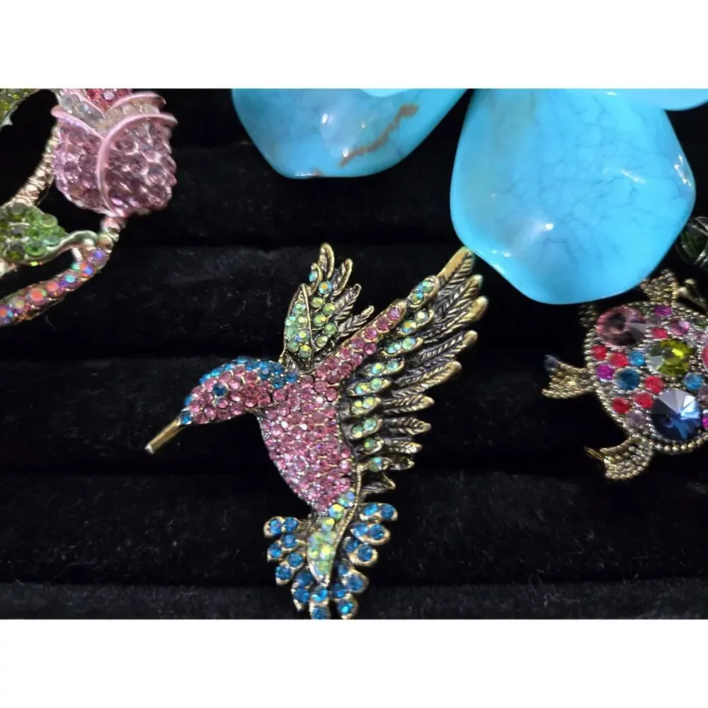 Lot Of 9 Novelty Vintage Brooches Rinestone Mixed Style Office Accessories